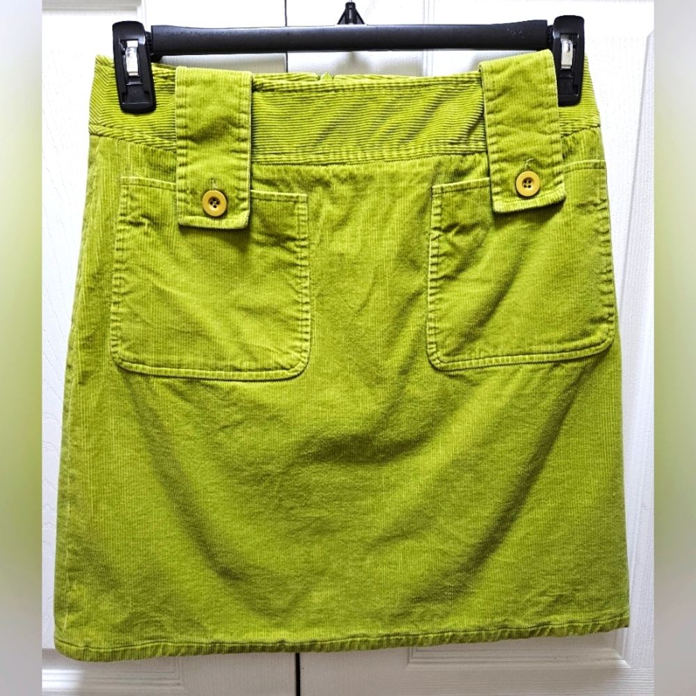 Grace Elements Women's Green Corduroy Mini Skirt Size 6 Front Pockets.